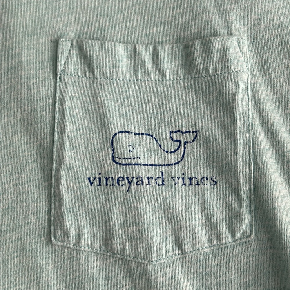 Vineyard Vines logo long sleeve teal with blue whale size L - Picture 2 of 5